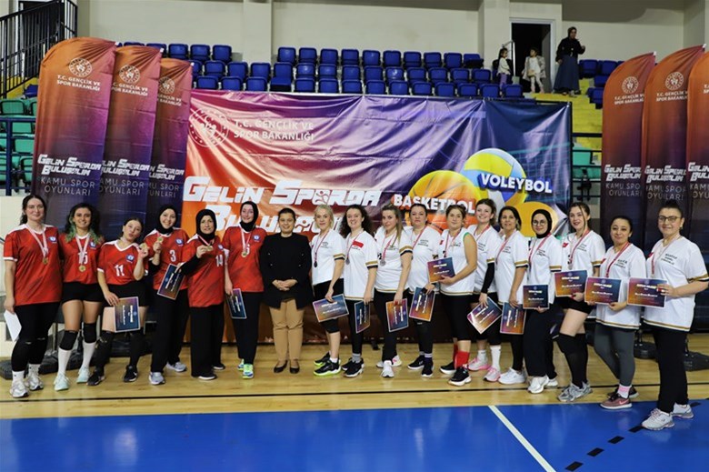 KAMU SPOR OYUNLARI KADINLAR VOLEYBOL TURNUVASI TAMAMLANDI!